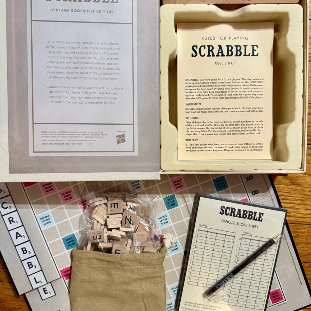 SCRABBLE Vintage Bookshelf Edition – Perfect Condition, Complete Set